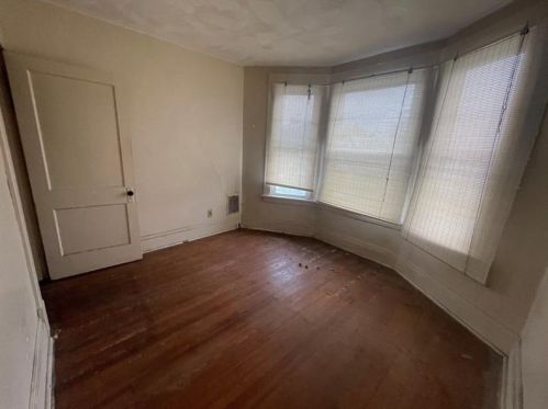 1931 Broadway Ave, Pittsburgh PA  15216-3170 exterior