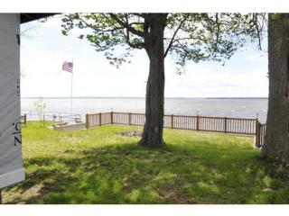 12 Maquam Shr Rd, Hog Island VT  05488-9639 exterior