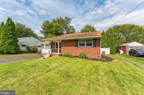 514 Valley Forge Rd, Lansdale, PA 19446-1957