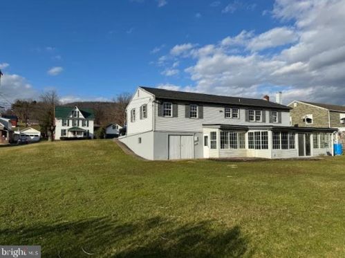 308 8th Ave, Burnham, PA 17009-1413