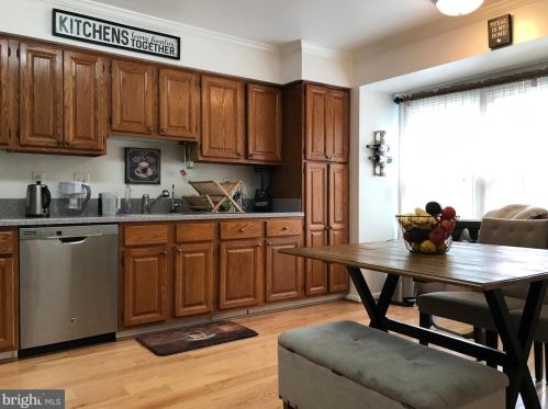 8408 Millwood Dr, Springfield VA  22152-2835 exterior