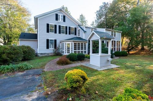 36 Gates Rd, Essex, CT 06426-1443