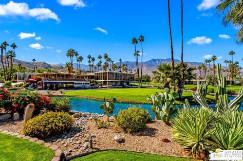 320 Desert Lakes Dr, Palm Springs CA  92264-5514 exterior