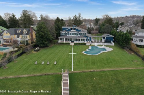 1 Vista Pl, Tinton Falls, NJ 07701-2331