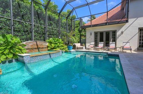272 1st Ave, Naples FL  34102-5960 exterior