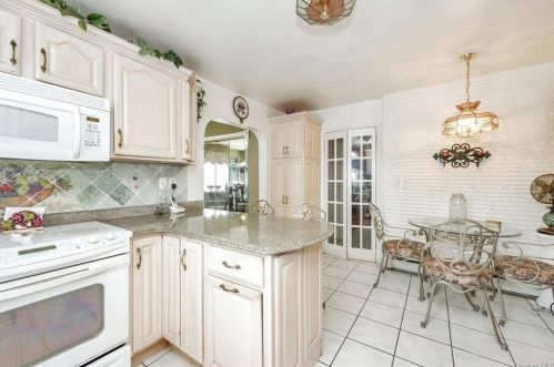 47 Malcolm St, Crotonville NY  10562-3241 exterior