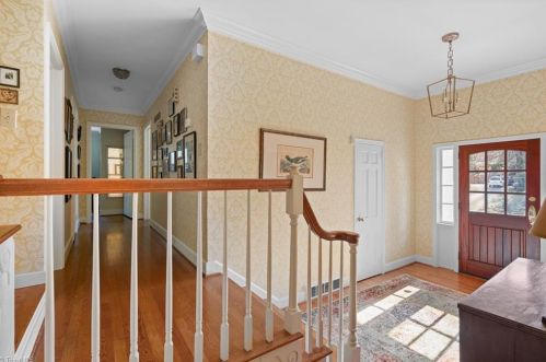 606 Elmwood Dr, Greensboro NC  27408-5005 exterior