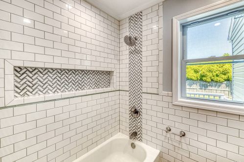 2381 Yorktown St, Rockville Centre NY  11572-1717 exterior