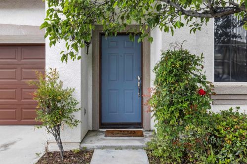 42092 Orange Blossom Dr, Temecula CA  92591-5542 exterior