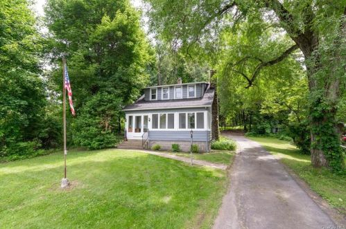 2450 State Route 208, Walden NY  12586-2801 exterior