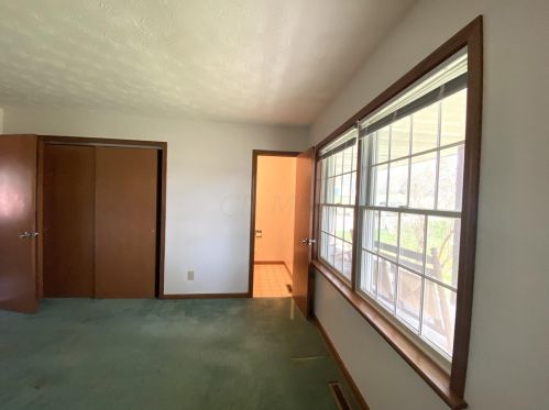 8441 Dunham Rd, Mount Vernon OH  43050-8572 exterior
