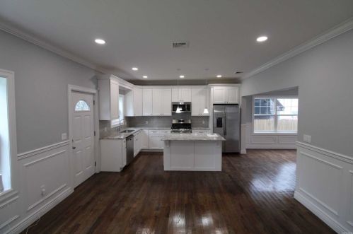 17 Pennywood Ave, Roosevelt NY  11575-1011 exterior