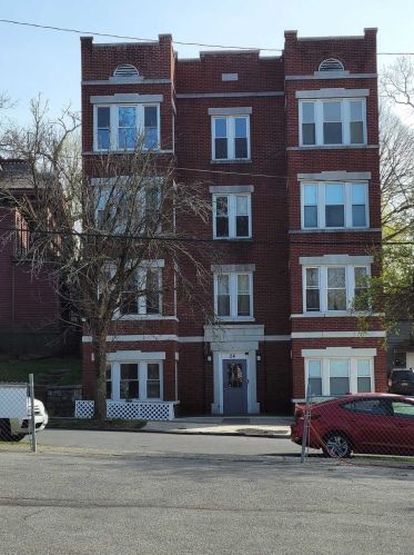 24 Barclay St, Poughkeepsie NY  12601-4330 exterior