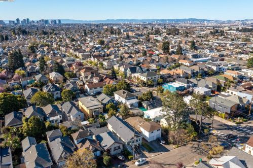 841 58th St, Oakland CA  94608-1403 exterior