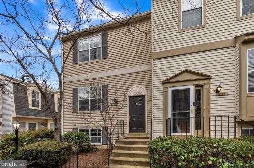 5856 Bridgetown Ct, Springfield, VA 22015-2810