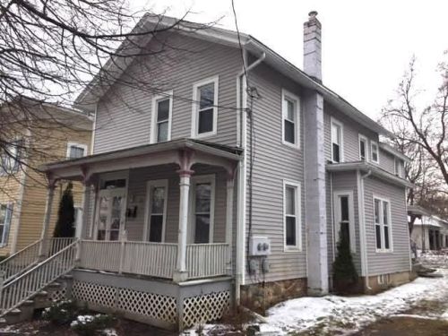 64 Wood St, Canandaigua, NY 14424-1818