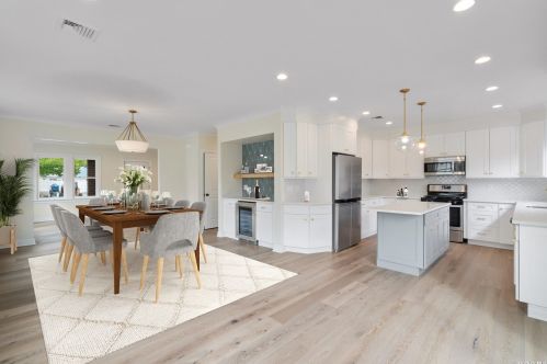 3 Baylis Pl, Lynbrook NY  11563-4203 exterior