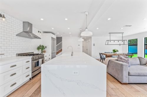 117 Harvard Ln, Seal Beach CA  90740-2508 exterior