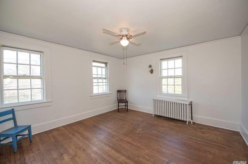 83 Thompson Ave, Babylon NY  11702-3404 exterior