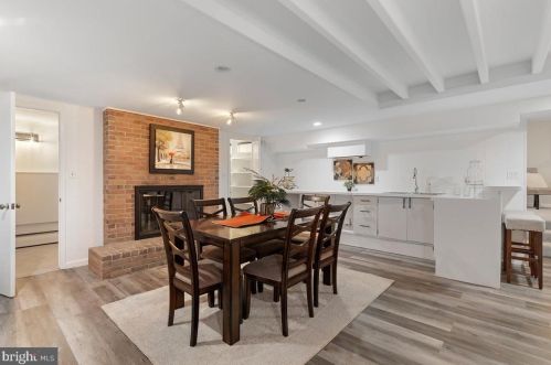 213 Constitution Dr, Princeton NJ  08540-6711 exterior