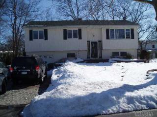 35 Topaz Dr, Hauppauge, NY 11779-4567