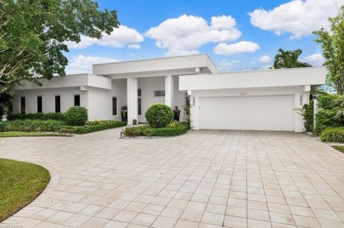 2261 Trout Ct, Naples, FL 34102-1540
