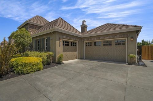 19240 Clayton Ave, Morgan Hill, CA 95037-2736