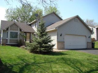 16479 Griffon Trl, Lakeville, MN 55044-6288