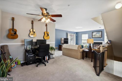 6006 Riverfront Dr, Palmyra, NJ 08065-2147