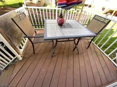 5 Summerhill Dr, Greystone Park, NJ 07950-1163