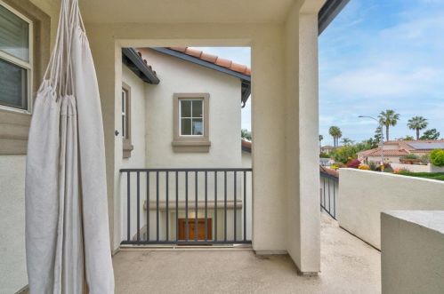 7437 Magellan St, Carlsbad CA  92011-5412 exterior