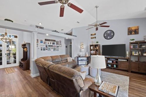 201 4th Pl, Cape Coral FL  33990-1042 exterior