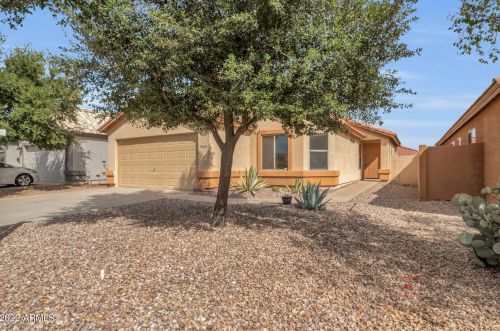 41657 Ranch Dr, San Tan Valley, AZ 85140-3206