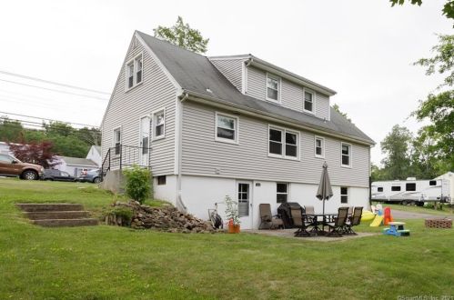 308 Twin Lakes Rd, North Branford, CT 06471-1220