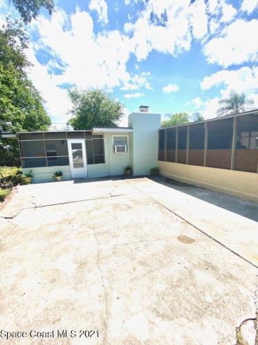 1110 Brewer Ct, Titusville, FL 32780-3901