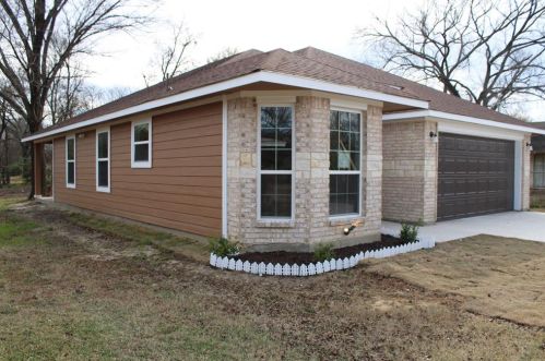 1405 4th Ave, Corsicana, TX 75110-4757