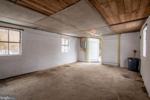 1580 Trolley Rd, Hanover PA  17331-6824 exterior