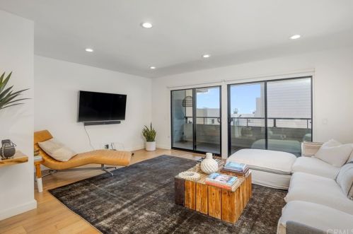439 Camino De Las Colinas, Redondo Beach, CA 90277-6519