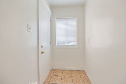 930 11th St, Long Beach CA  90813-3577 exterior