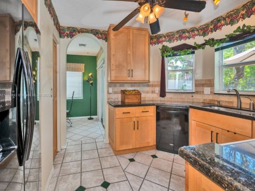 348 107th Ave, Hollywood FL  33026-4068 exterior