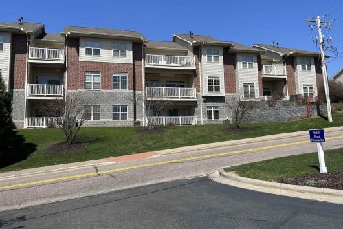 670 Lake Ave, Wisconsin Dells, WI 53965-9655