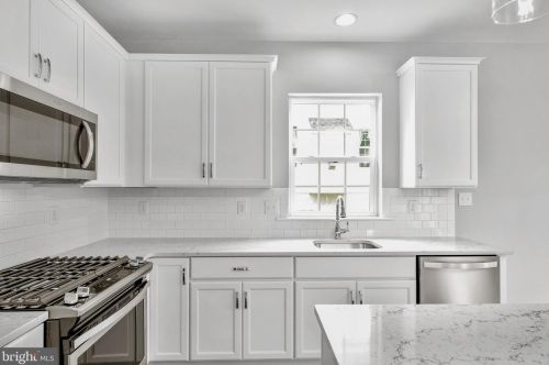 706 Hornblende Ave, Kennett Sq PA  19348-3614 exterior