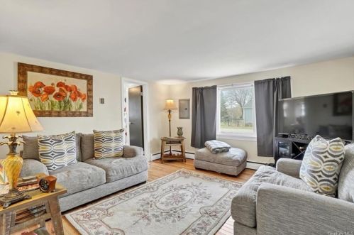 4 Vin Rose Ln, Marlborough NY  12542-5627 exterior