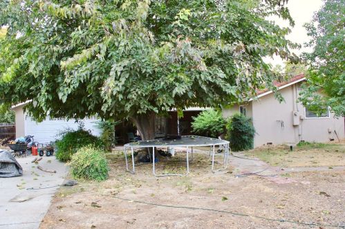 1032 S St, Newman CA  95360-1209 exterior