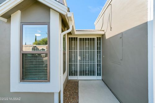 6329 Willowbrook Dr, Tucson, AZ 85704-3949