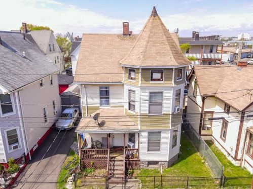 51 Pleasant St, Bridgeport, CT 06608-1514