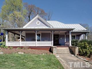 404 King St, Hillsborough, NC 27278-2422