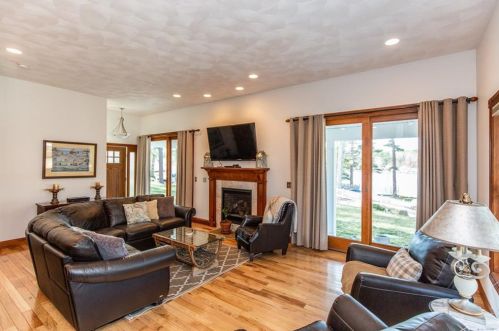 95 Acres Of Pne Rd, Coventry RI 02816-8949 exterior