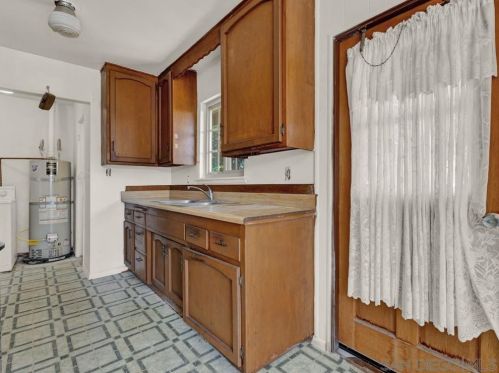 2771 Beatrice St, San Diego CA 92139-2442 exterior