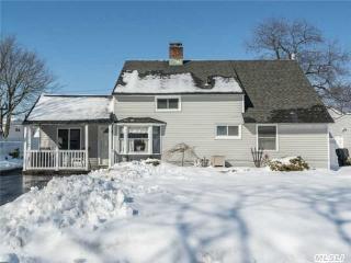 71 Constellation Rd, Plainedge NY  11756-4308 exterior